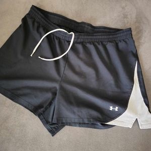 Under armour womens shorts size sm